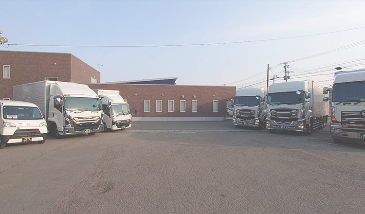 秋田郵便自動車株式会社の外観を写した画像